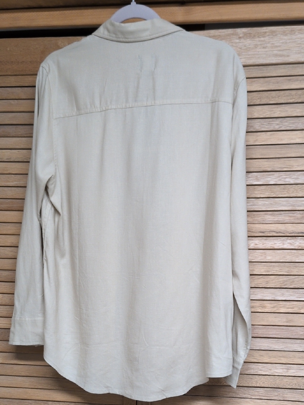 GAP women's Khaki LinenLong-Sleeve Button-Down Shirt - Picture 3 of 4